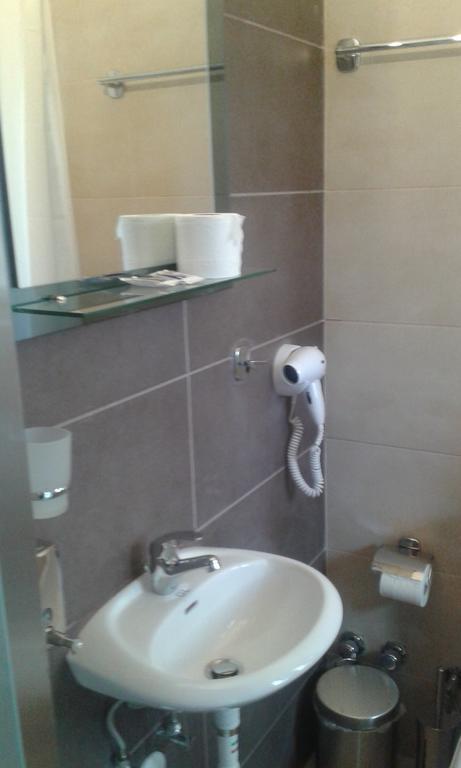 Hotel Ballas Agria Exterior photo